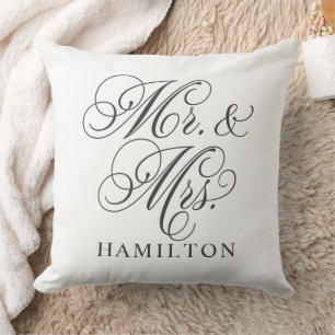 Almofada Casamento Elegante em Letra Mr e Mrs