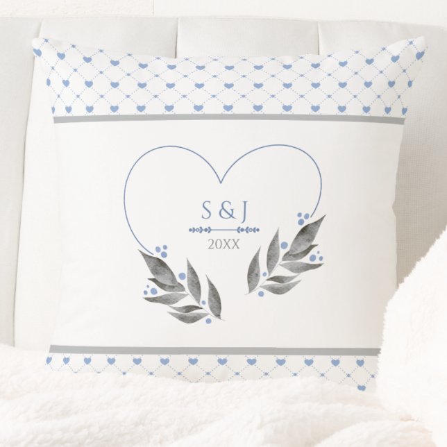 Almofada Casamento Moderno Casal Cinza Azul Inicial Ano (This Modern Blue Wedding Pillow is an elegant keepsake for celebrating a couple's journey)