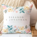 Almofada Casamento Personalizado Floral de Cor de Água Rosa<br><div class="desc">Travesseiro decorativo de Casamento Personalizado Floral de Cor de Água Rosa-Rosa-Teal Pastel</div>