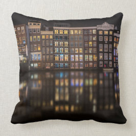Almofada Casas de Amsterdão com luzes coloridas na noite