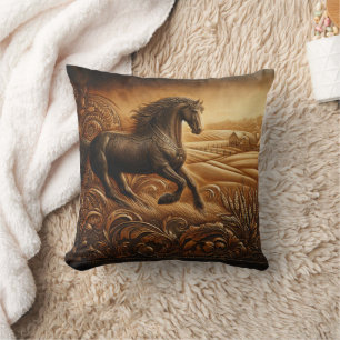 Almofada Cavalo Corrente em Paisagem Rústica em Dusk