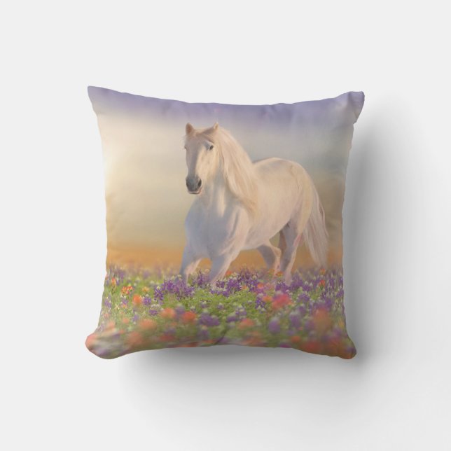 Almofada Cavalo de sonho correndo pelas flores (Frente)