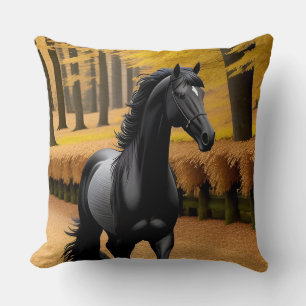Almofada Cavalo Preto em uma Caminho de Floresta de Outono