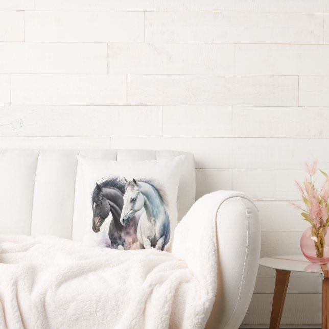 Almofada Cavalos Pretos e Brancos em Aquarela (Sofá)