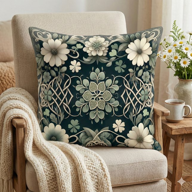 Almofada Celtic Clover Floral Charm (Celtic Clover Floral Charm Throw Pillow Mockup A)