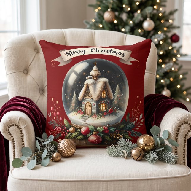 Almofada Cena de Cabana de Natal Aconchegante em Globo de N (Cozy Christmas Snow Globe Cottage Scene Throw Pillow)