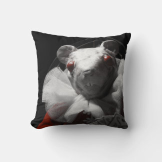 Almofada Chá de sangue e Travesseiro branco de corda vermel