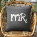 Almofada Chalkboard Wedding Mr.<br><div class="desc">Um travesseiro divertido de tipografia de quadro-negro com uma reviravolta moderna para qualquer hipster. Você pode mudar o tipo para um monograma.</div>