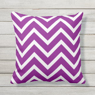 Almofada Chevron branco e roxo