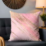 Almofada Chic Modern Rosa Dourada, Abstrato Brushbrae<br><div class="desc">Este design moderno apresenta um padrão abstrato de pinceladas cor-de-rosa-chic com brilho dourado #home #homedecor #decor #throwpillows #interiors #homedesign #design #interiordesign #cushiters</div>