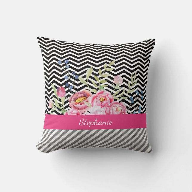 Almofada Chic Pink Floral Black e White Chevrons e Nome (Frente)