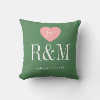 Almofada Chic sage green white monogram wedding keepaske