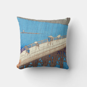 Almofada Chuva repentina sobre a ponte Atake, Utagawa Hiros