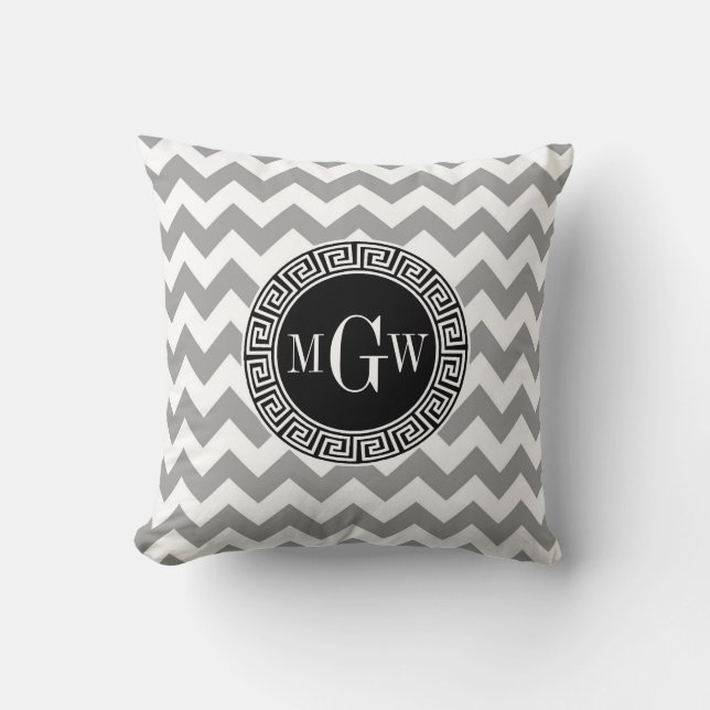 Almofada Cinza Chevron Branco Preto Chave Grega 3 Monograma (Frente)