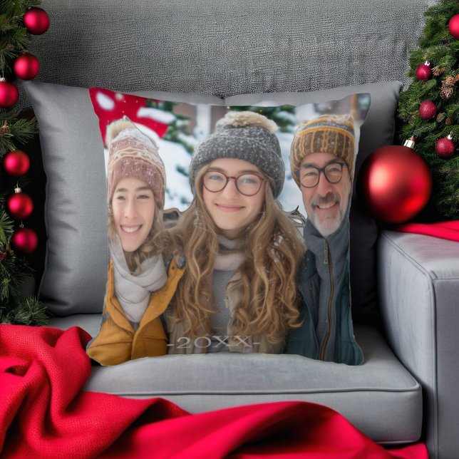 Almofada Cinza Elegante um flocos de neve (Elegant Grey one photo Snowflakes Throw Pillow)