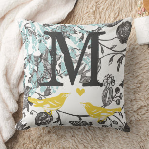 Almofada Cinza Vintage Monograma Floral Amarelo Azul Lovebi