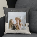 Almofada Cinzas e bege modernos | Foto da família | Present<br><div class="desc">Cinzas e bege modernos | Foto da família | Os Travesseiros para presentes domésticos oferecem ofertas pensativas e práticas, oferecendo conforto e relaxamento ao receptor. Aqui está uma descrição dos travesseiros como um presente: Dê a dádiva do máximo conforto e relaxamento com estes travesseiros luxuosos. Criados com os melhores materiais,...</div>