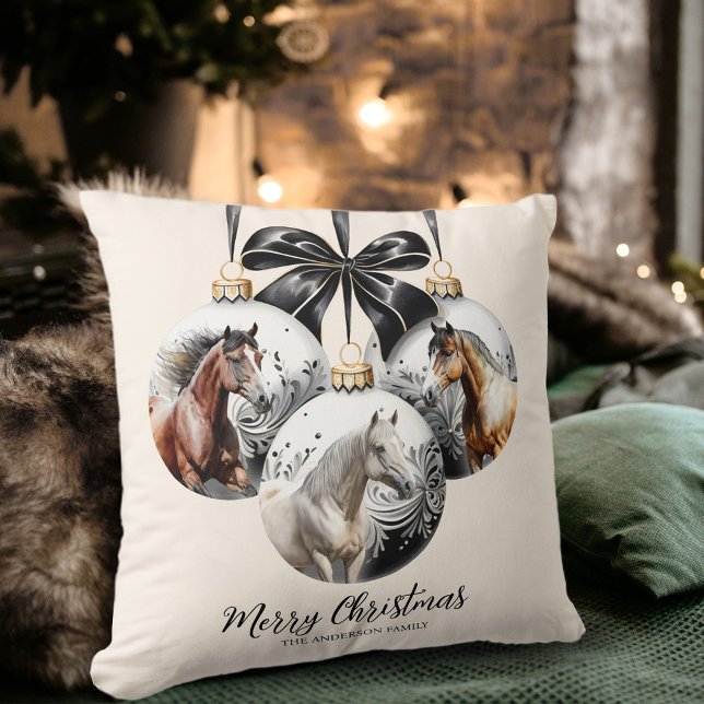 Almofada Citação de Natal dos cavalos preto e dourado (Horses black and gold Christmas quote Throw Pillow)