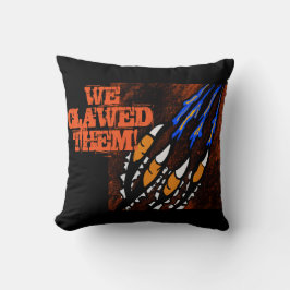 ALMOFADA CLASSES LARANJA E PRETA