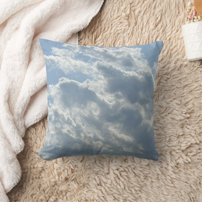 Almofada "Clouds" Throw Pillow (Cobertor)