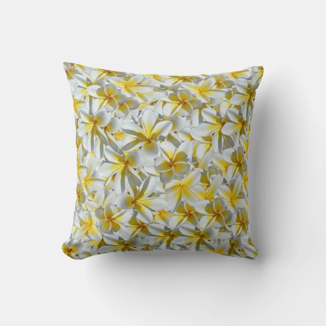 Almofada Cluster De Flores De Frangipanos Amarelos E Branco (Frente)