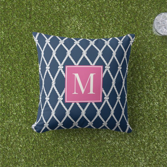 Almofada Coastal Preppy Nautical Monogram – Navy & Hot Pink (Grama)