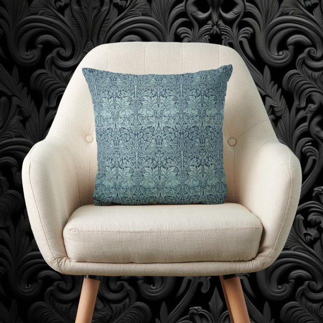 Almofada Coelho Brer por William Morris Blue Textile Patter (Brer Rabbit by William Morris, Textile Pattern Throw Pillow)