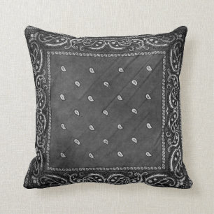Almofada com Desenho Preto Paisley