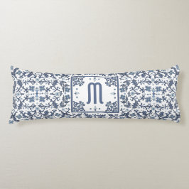 Almofada Comprida Monograma Ornato Azul Jeans