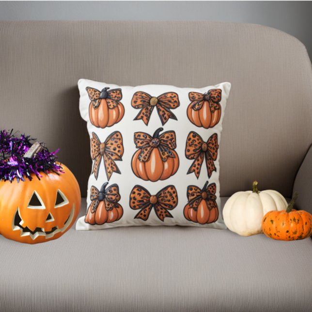 Almofada Coquette Pumpkin do Arco Leopart de Halloween (Cute Halloween Leopart Bow Pumpkin Coquette Throw Pillow)