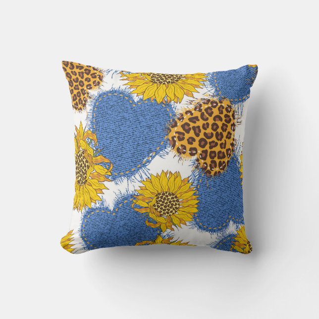 Almofada Corações de Denim feitos de tecido com bordas rasg (Frente)