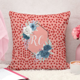 Almofada corações vermelhos e monograma floral azul
