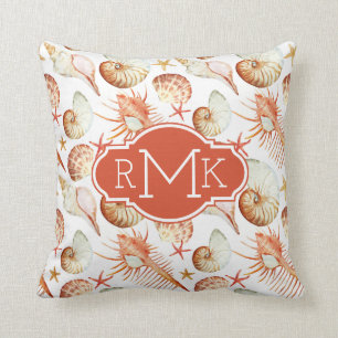 Almofada Coral com escudos & monograma do teste padrão