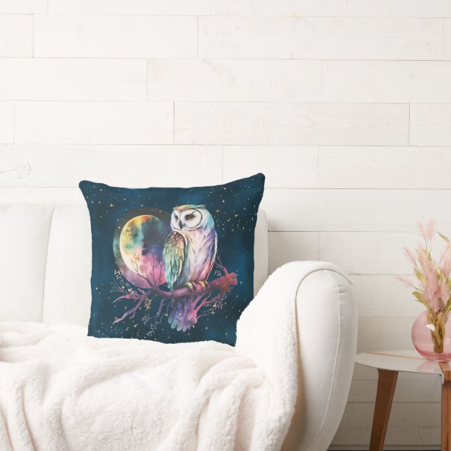 Almofada Coruja Mística Arco-Íris e Lua Cheia Celestial (Sofá)