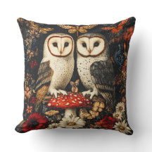 Corujas, mariposas e cogumelos