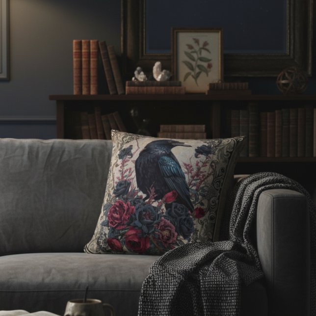 Almofada Corvo Gótico e Rosas (Gothic Raven with roses pillow)
