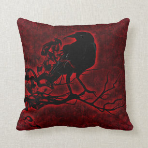 Almofada Corvo preto em vermelho escuro