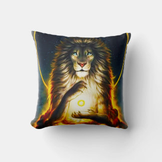 Almofada Cosmic Lion Warrior Throw Pillow