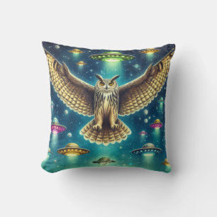 Almofada Cosmic Owl Nightscape - OVNIs no céu
