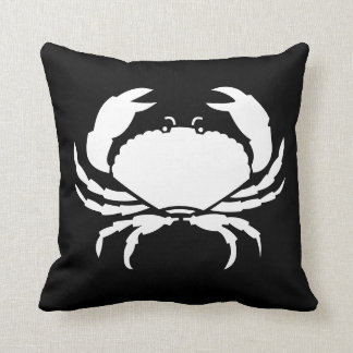 Almofada CRAB BRANCO no travesseiro PRETO