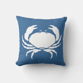 Almofada CRABS WHITE em travesseiro azul