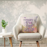 Almofada Cultivar Flores Selvagens Livres Cota Botânica<br><div class="desc">Dê a sua casa a beleza das flores e o espírito de crescimento com o nosso Travesseiro decorativo Decorativo da Typografia "Grow Free Wild Flowers". Este travesseiro exclusivo apresenta um design floral de fotos cativante, definindo o palco para uma profunda mensagem de liberdade e florescimento. "Crescer Flores Selvagens Livres" agarra...</div>
