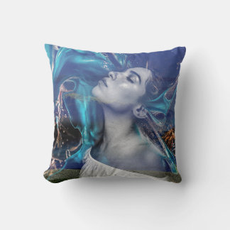 Almofada Cushion com uma mulher numa cena de sonho