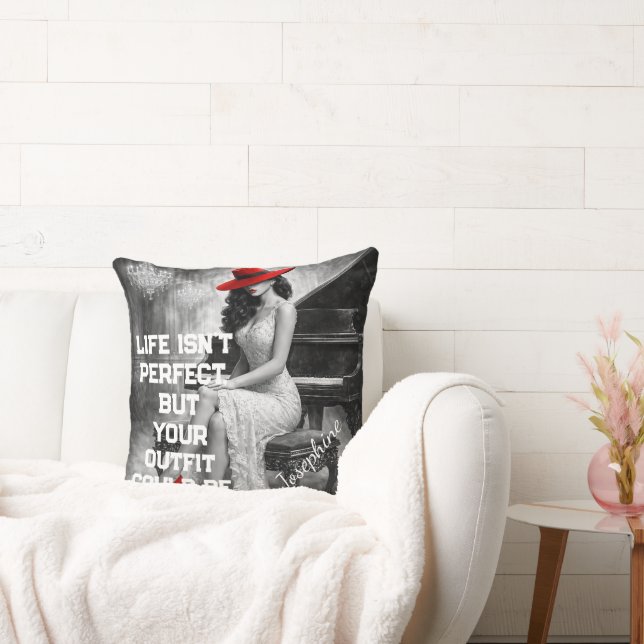 Almofada Customized Red Hat Piano Glam Fashion Quote Chic  (Sofá)