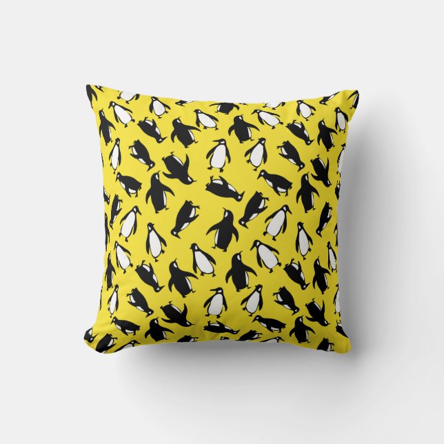 Almofada Cute black white penguin pattern yellow background (Frente)