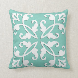 Almofada Cutwork laçado - branco sobre o verde do seafoam
