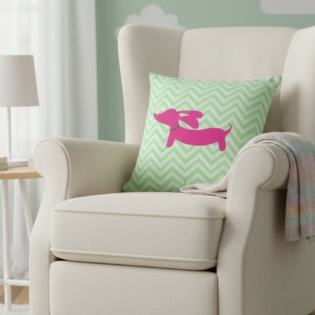 Almofada Dachshund + Green Chevron (Green and pink dachshund pillow for wiener dog lover home)
