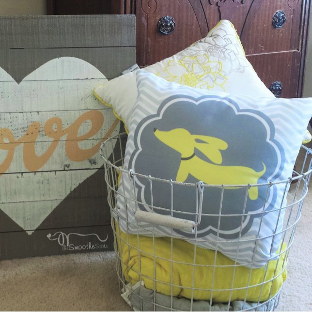 Almofada Dachshund Themed Nursery Yellow Gênero Neutro (Yellow dachshund cushion)