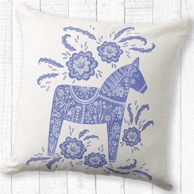 Almofada Dala Horse Art Periwinkle Blue (Swedish Dala Horse folk art blue and white throw pillow)