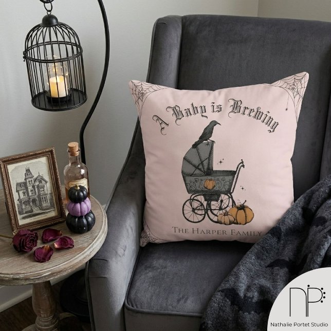 Almofada de Arremesso Bebê está Cozinhando em esti (Gothic A Baby is Brewing throw pillow, hand-drawn ink art, blush pink, fine-line nursery decor)
